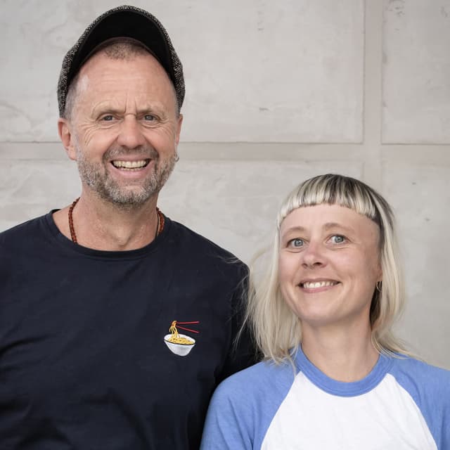 Trainer Pink Elephant Cooking